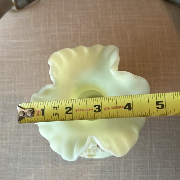 Vintage Fenton Ruffled Hand painted  Vase - Picture 9 of 10